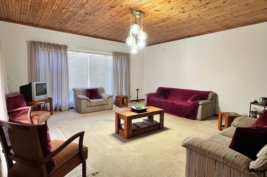 4 Bedroom Property for Sale in Wavecrest Eastern Cape